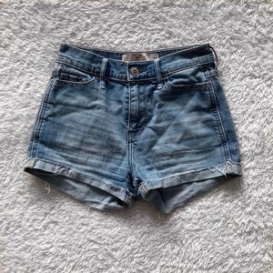 !! Hollister high rise shorts !!